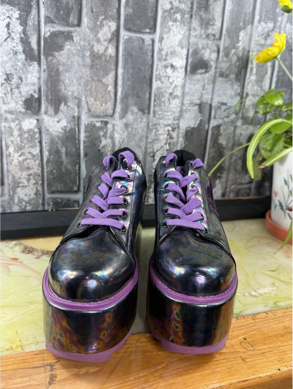 YRU Lala Alien Women’s Purple/Black Low Top Lace-Up Platform Metallic Sneakers - Picture 4 of 10